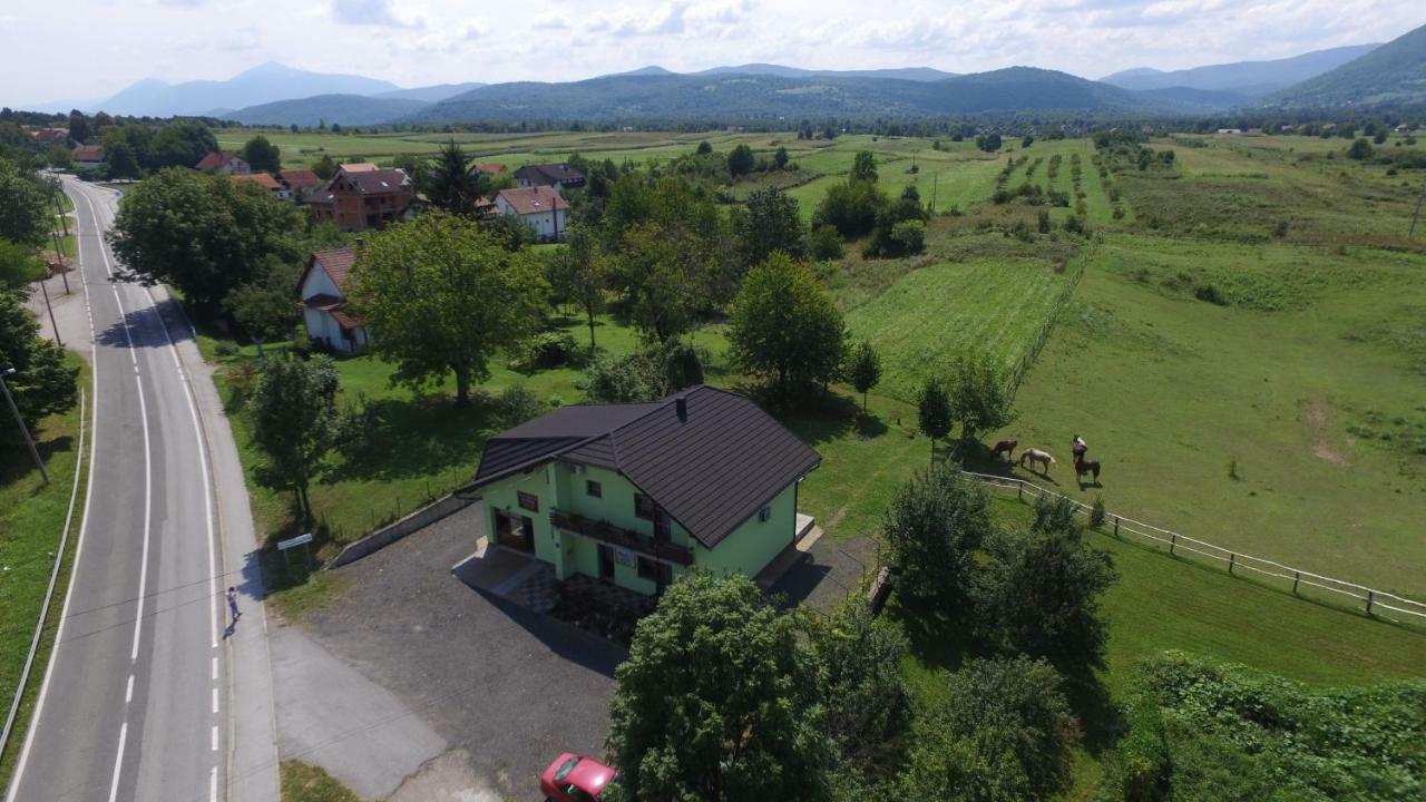 Green Apartment Plitvice غاكوفيتسا المظهر الخارجي الصورة